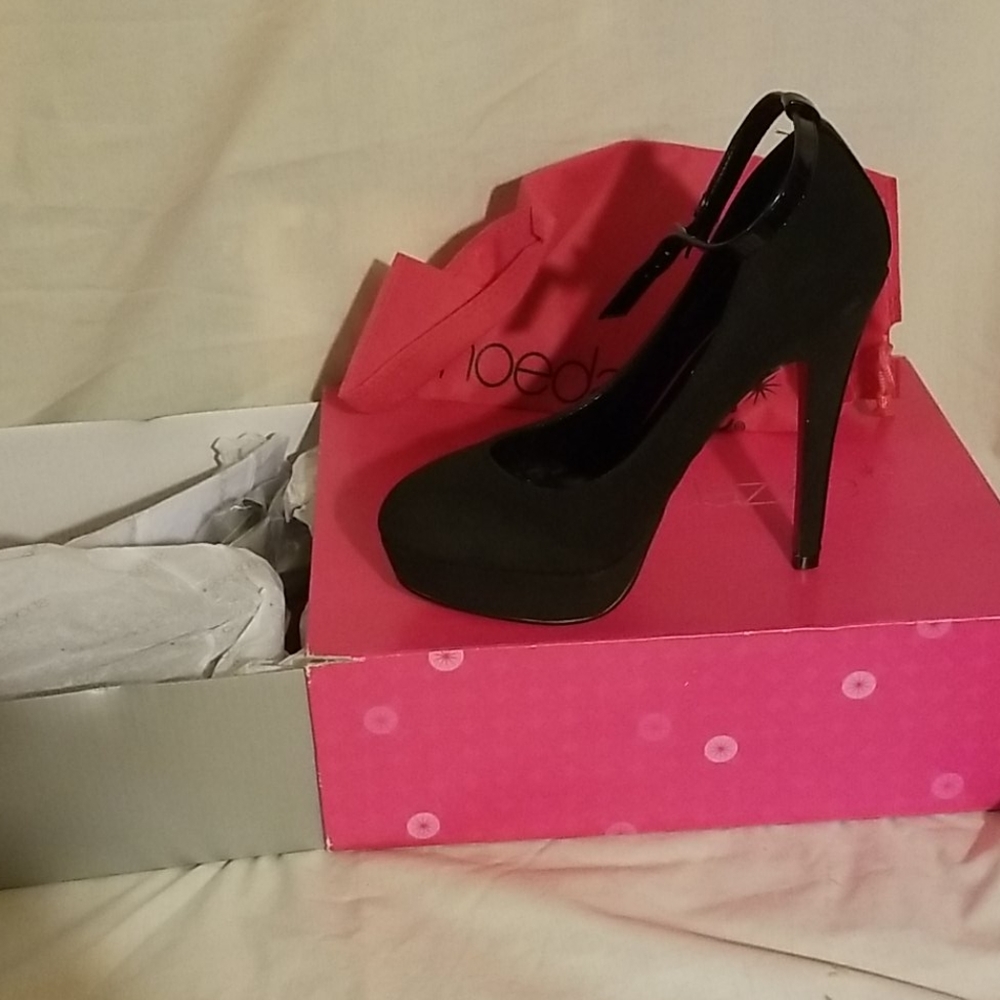 NEW! Faux Black Suede Closed Toe High Heels 6.5